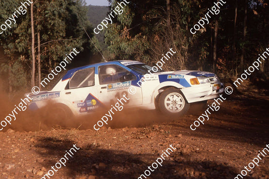 1990 Wesbank 13 Tony Pond, Richard Leeke Ford 7 (courtesy Roger Swan) (19)