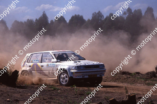 1990 Wesbank 4  Nic de Waal, Guy Hodgson Toyota 2 (courtesy Roger Swan) (7)