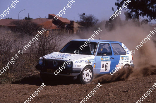 1990 Wesbank 6 Glyn Hall, Martin Botha VW, after hitting cow (courtesy Roger Swan) (10)