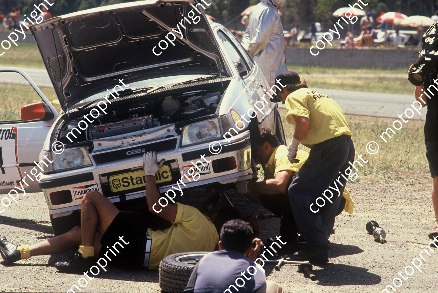 1992 Killarney 9 hr A1 on track repairs (Courtesy Roger Swan)2840 (22)