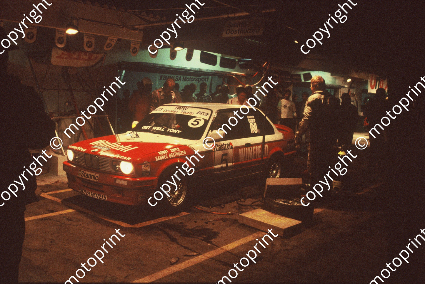 1992 Killarney 9 hr A5 Hannes Oosthuizen Rob Smith BMW325iS night pits (courtesy Roger Swan) (11)
