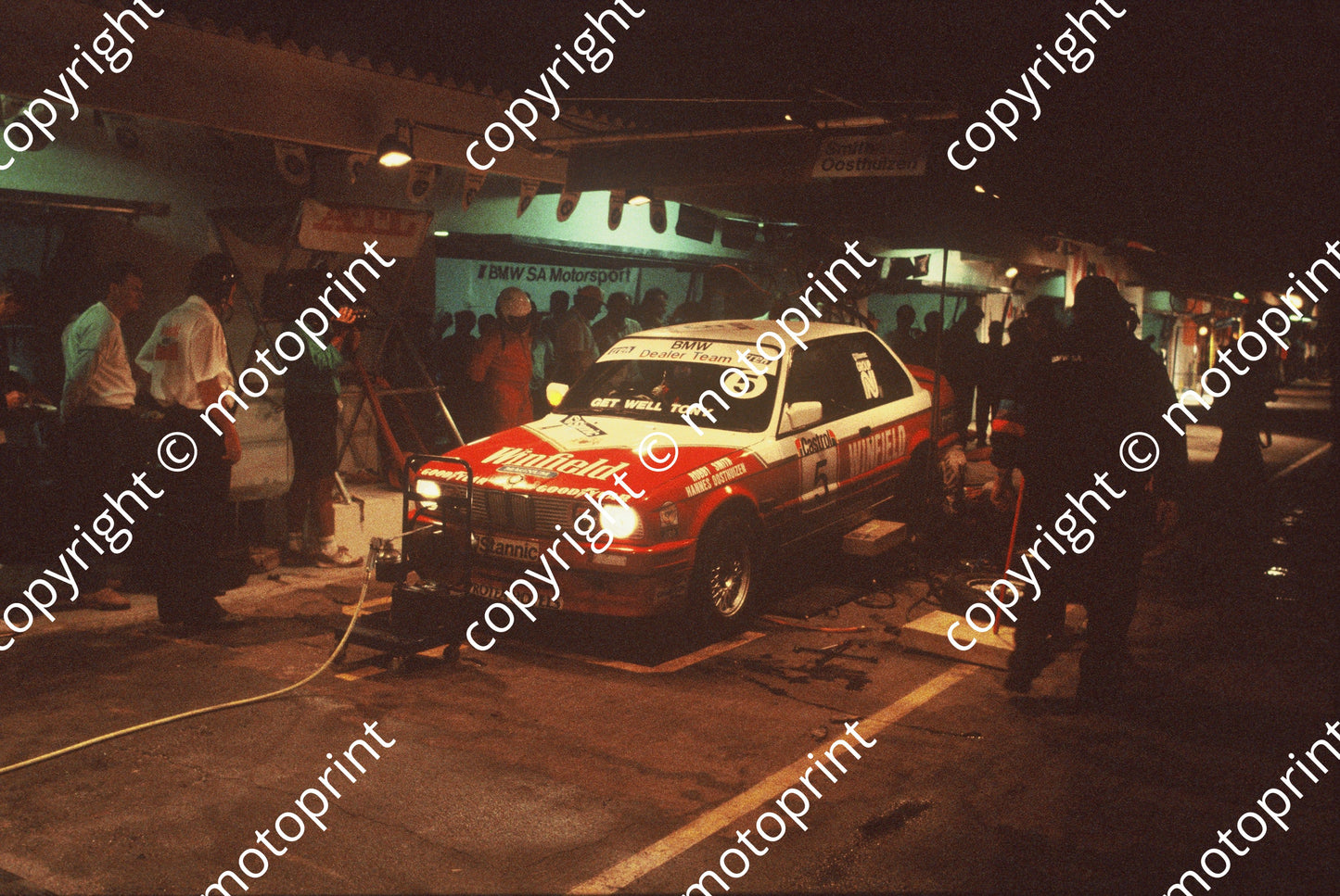 1992 Killarney 9 hr A5 Hannes Oosthuizen Rob Smith BMW325iS night pits (courtesy Roger Swan) (4)