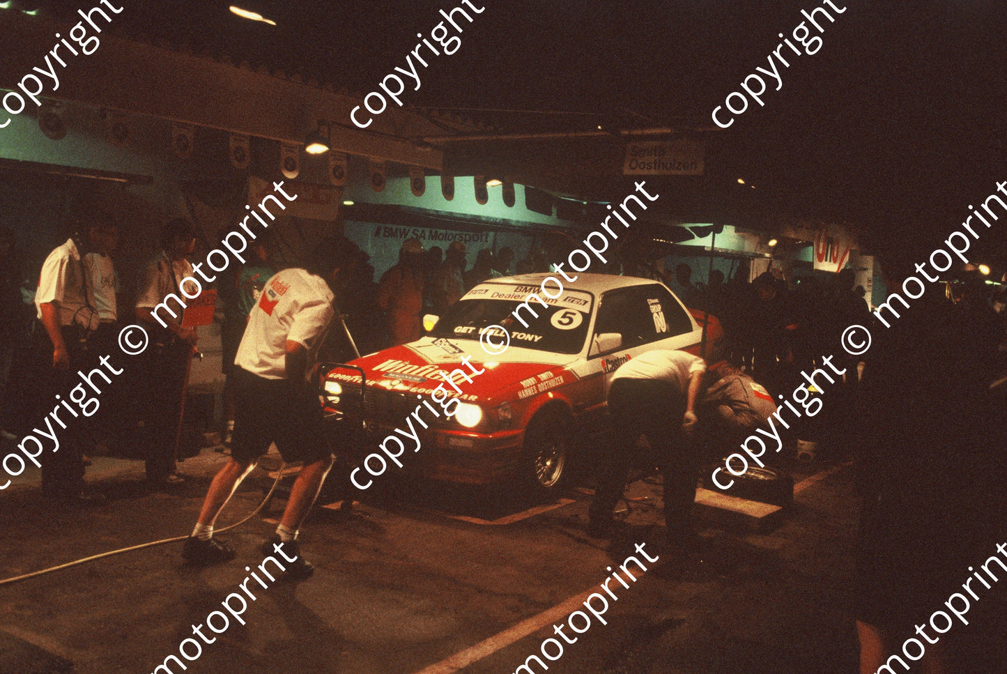 1992 Killarney 9 hr A5 Hannes Oosthuizen Rob Smith BMW325iS night pits (courtesy Roger Swan) (7)