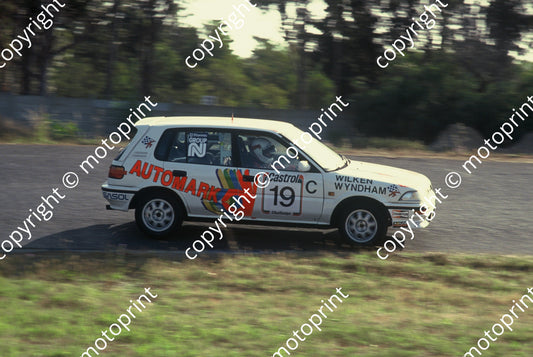 1992 Killarney 9 hr C19 Steve Wyndham Charl Wilken Conquest RSi evening(courtesy Roger Swan) (4)