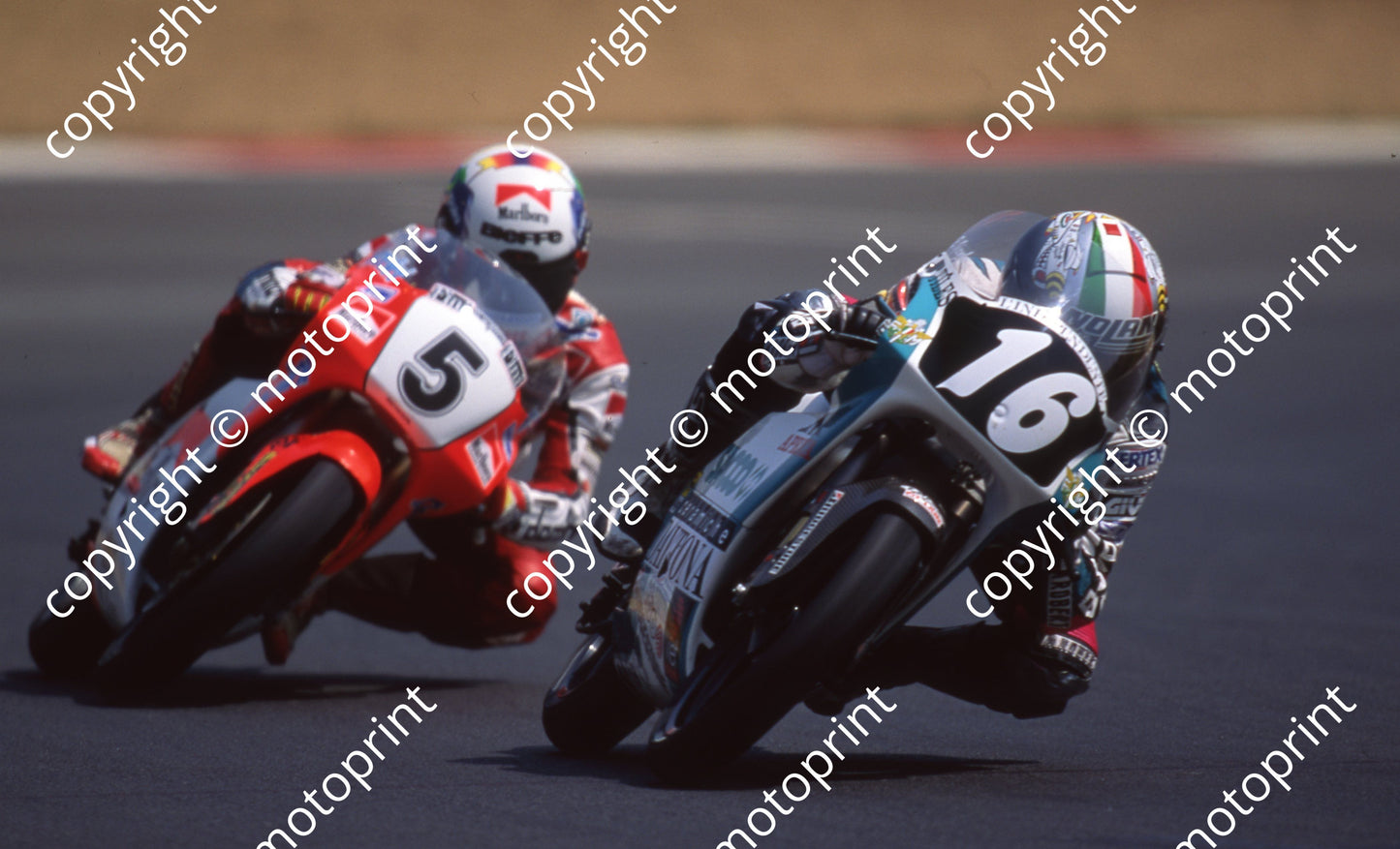 1992 Kya SA GP MC 125 16 Ezio Gianola 5 Noboru Ueda Hondas (Watling)