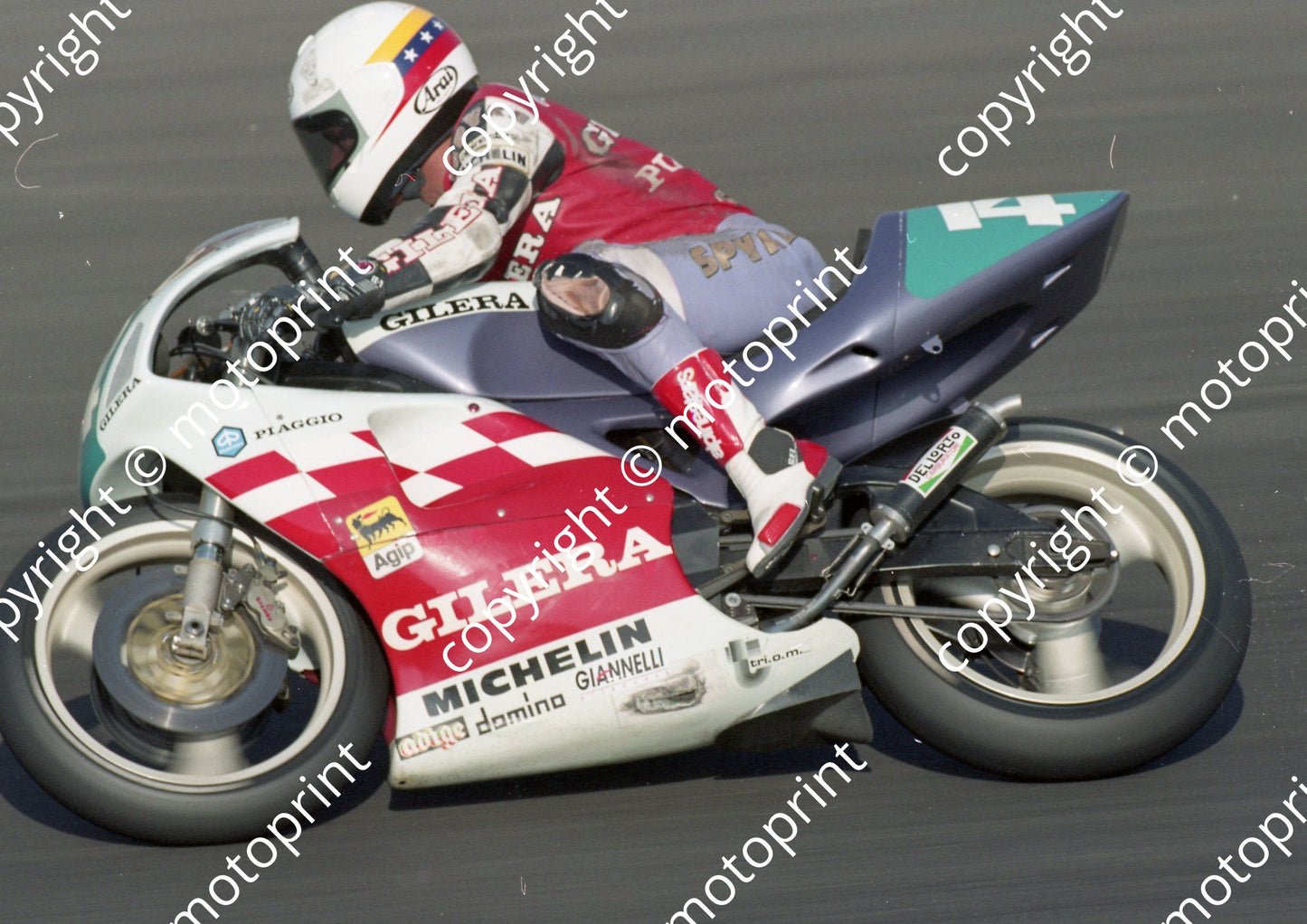 1992 Kya SA GP MC 250 14  Carlos Lavado Gilera (Watling Photo)(2)