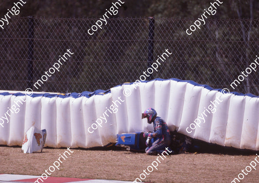 1992 Kya SA GP MC 500 19 Niall McKenzie Yamaha CRASH (Watling Photo)