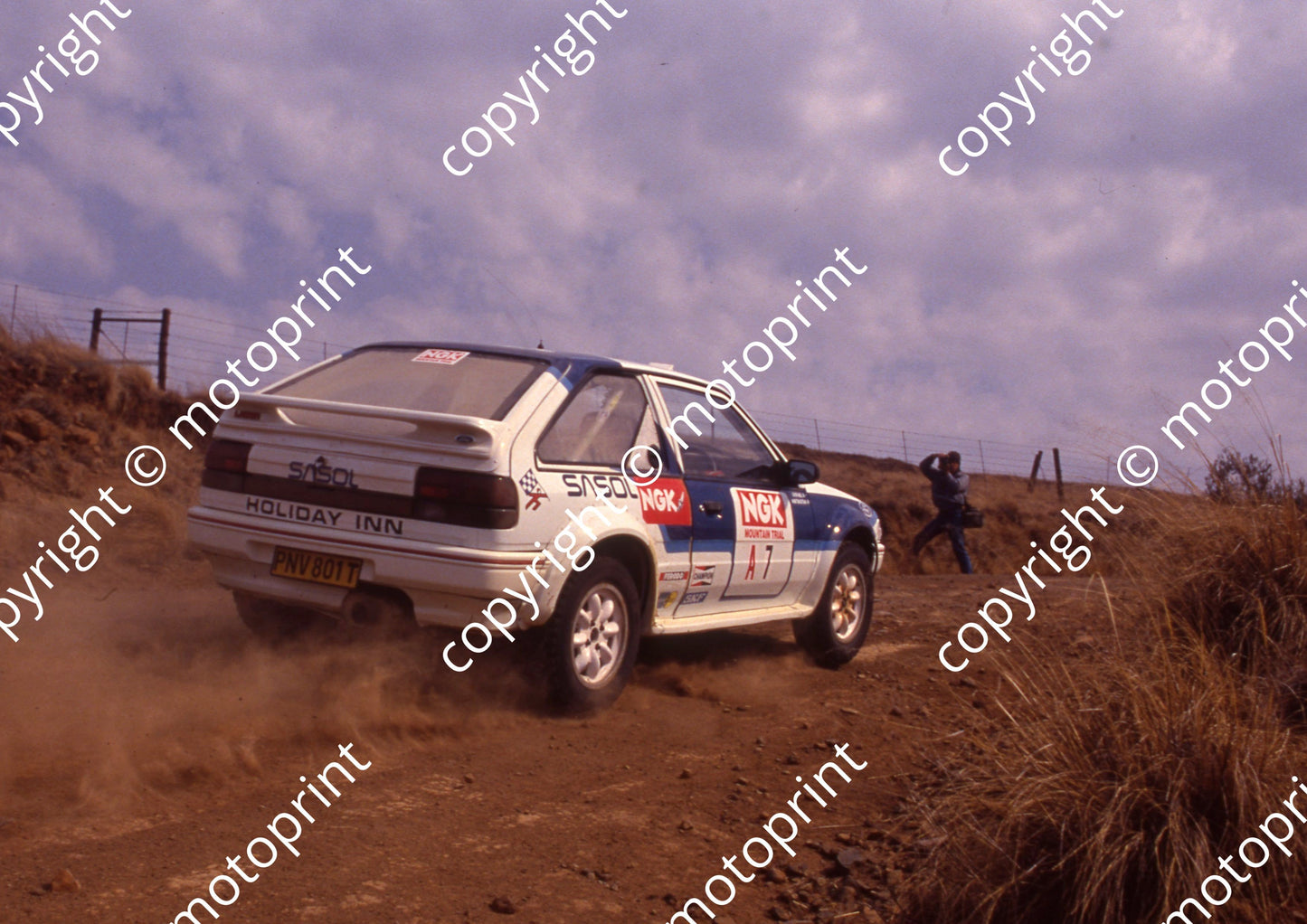 1992 NGK Mtn 7 Glyn Hall, Martin Botha Ford  (courtesy R Swan) (40)