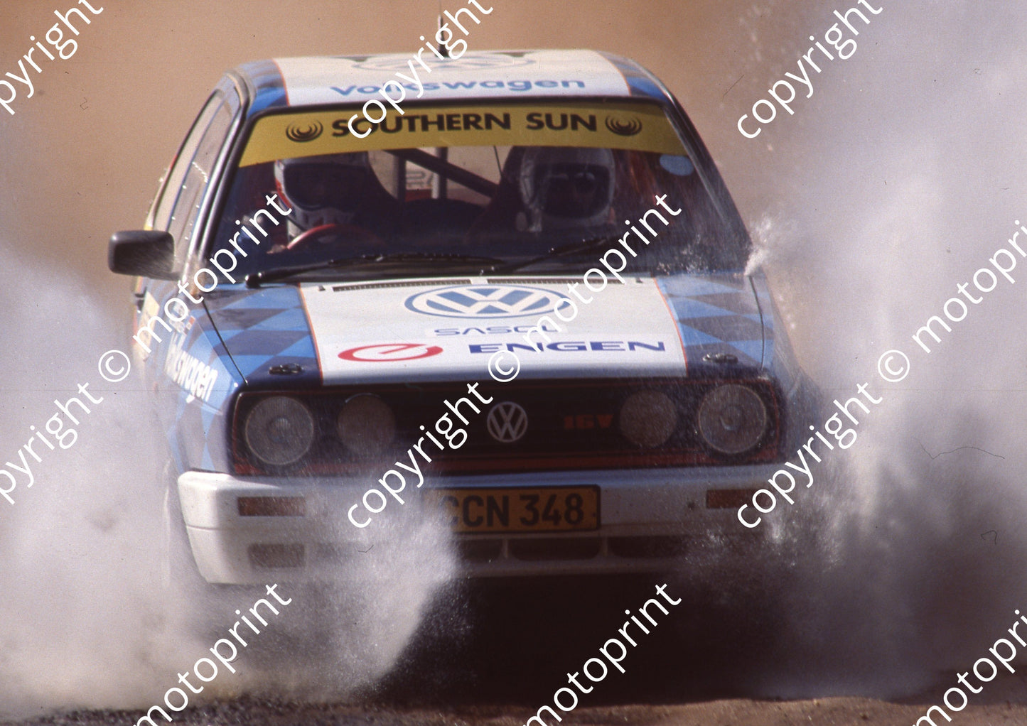 1992 Total Intnl 6 Glyn Hall, Martin Botha (Watling) (3)