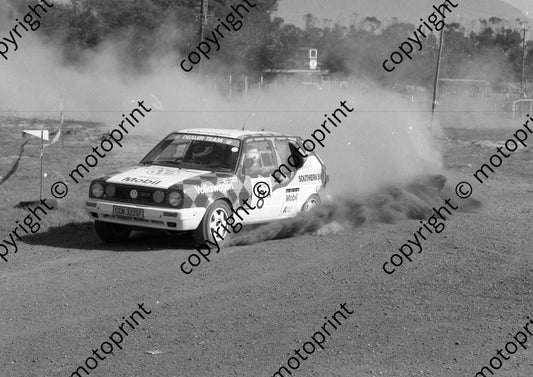 1992 VW Intnl 8 Johan Evertse, Steve Harding Golf (Watling) (3)