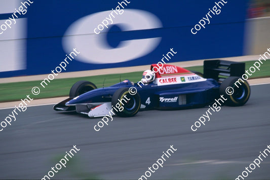 1993 SA GP 4 Andrea de Cesaris Tyrrell 020c (courtesy Roger Swan) (1)