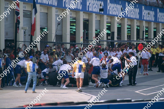 1993 SA GP Williams wheel change  (courtesy Roger Swan) (68)