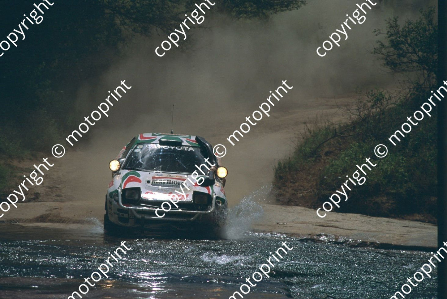 1993 Safari 3 Ian Duncan, Ian Munro Celica Turbo 4WD river seq (courtesy Roger Swan) (126)