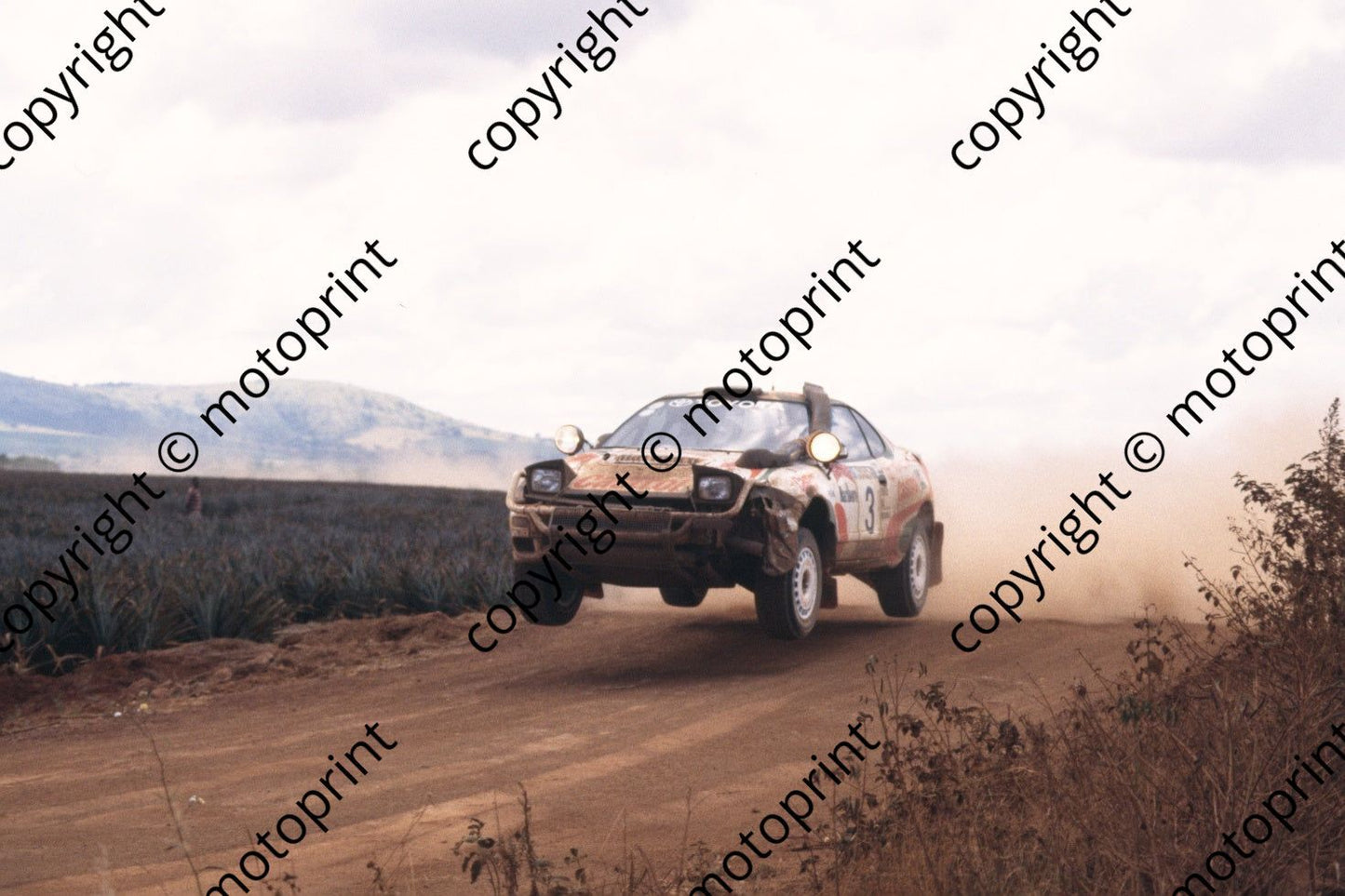 1993 Safari 3 Ian Duncan, Ian Munro Celica Turbo jump seq (courtesy Roger Swan) (370)