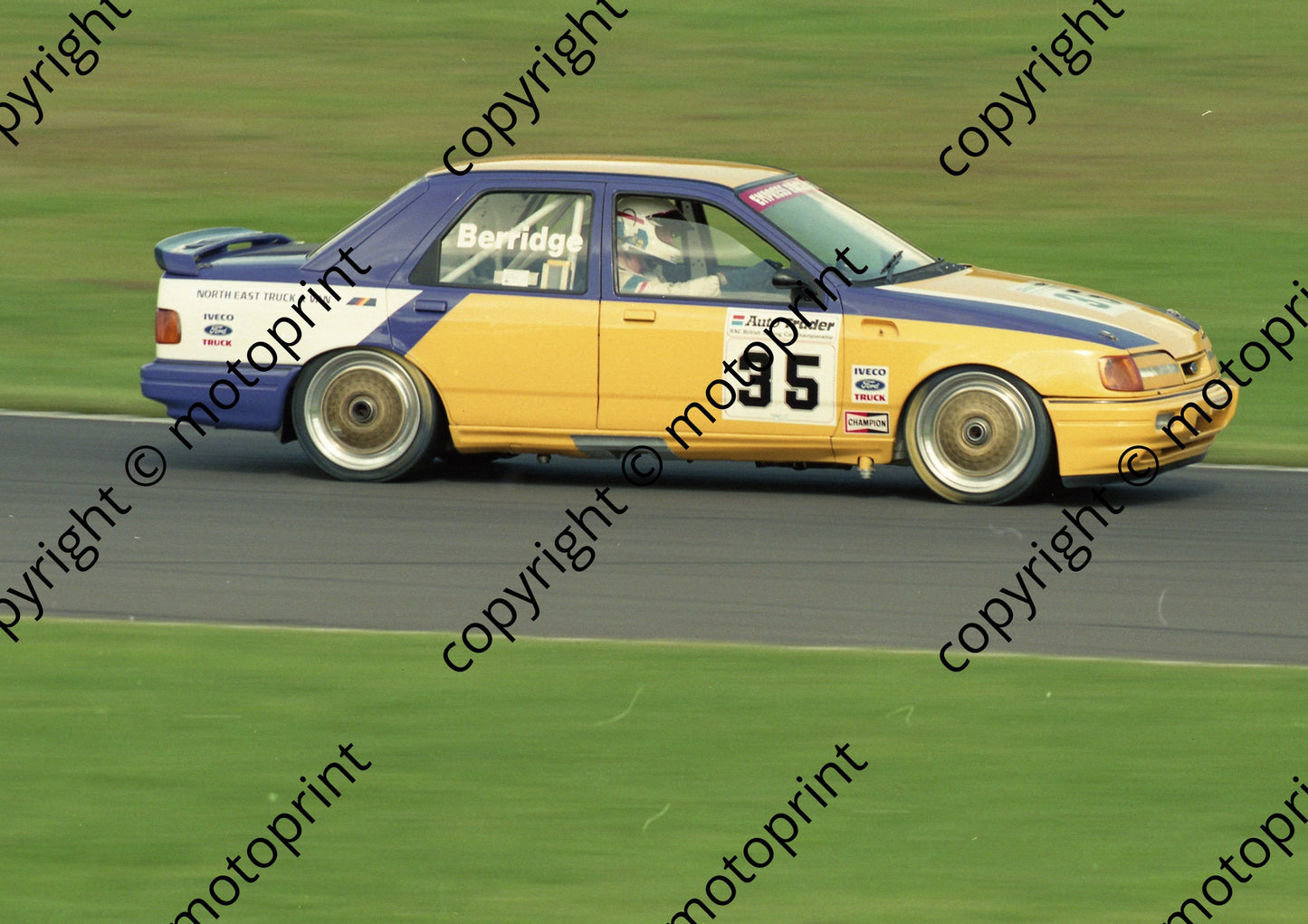 1993 Thruxton BTCC 35 Bob Berridge Sapphire (Watling Photogr)