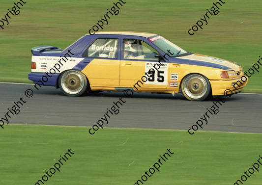 1993 Thruxton BTCC 35 Bob Berridge Sapphire (Watling Photogr)