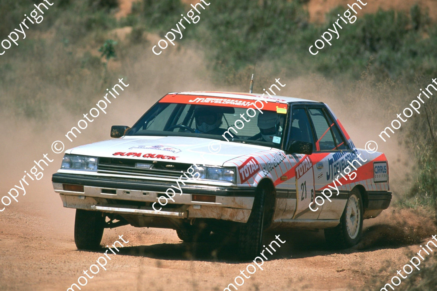 1993 Total 21 Roger Hills, Andre Vermeulen Skyline (R Swan) (8)