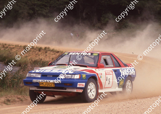 1993 Tour de Total 5 Nic de Waal, Guy Hodgson Sentra     (Colin Watling Photo) (1)