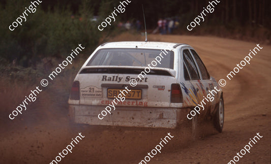 1995 Castrol Intnl 21 Brian Loopstra, Allan Harryman Kadett GSi  (Watling Photo)  (6)