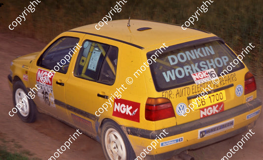 1995 NGK 16 Keith Coleman, Uwe Koch Golf 111 (Watling Photo) (23)
