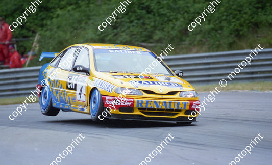 1996 Brands BTCC 4 Will Hoy Renault Laguna (Watling photo) (2)