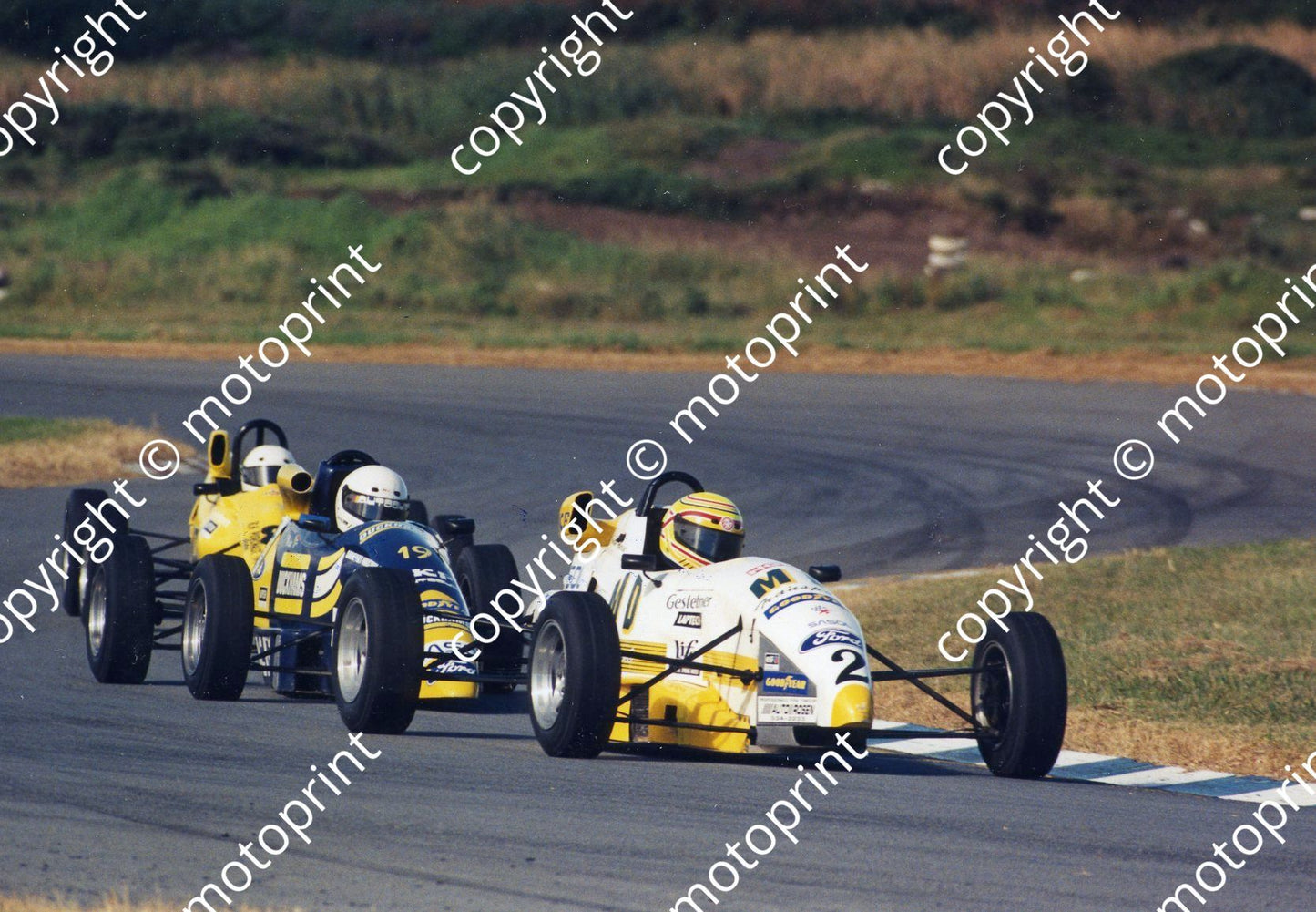 1998 FF Johan Fourie Swift SC94; Brian Curtis Van Diemen RF97; Ray Paul Van Diemen RF92 (2)