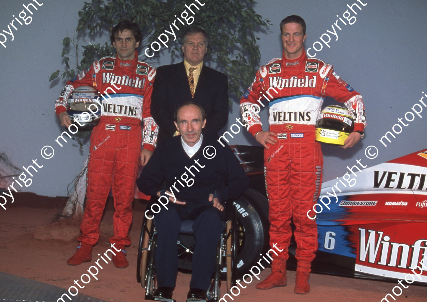 1999 GP At team launch Alex Zanardi, Sir Frank, Ralf Schumacher FW2  (20)