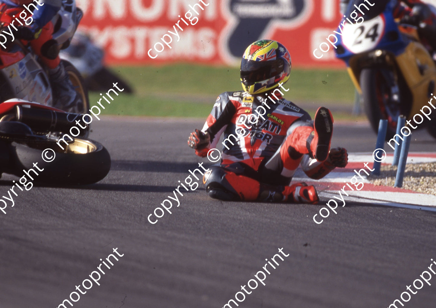 1999 Kya SBK 18 Carlos Macias Perdomo Ducati FALL (Watling Photo)  (1)