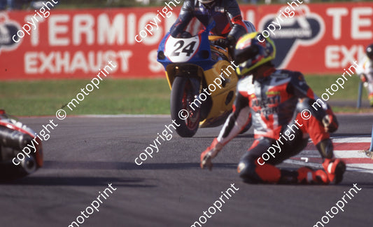1999 Kya SBK 18 Carlos Macias Perdomo Ducati FALL (Watling Photo)  (2)