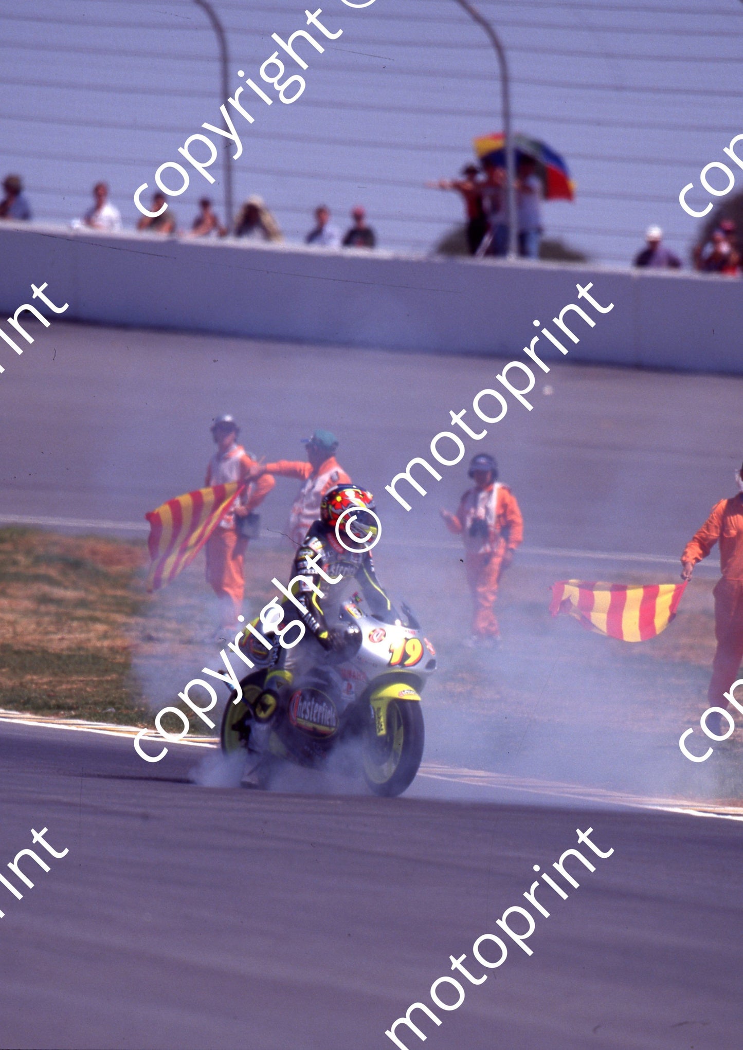 1999 Phakisa SA GP 250 19 Olivier Jacque Yamaha (Colin Watling Photographic) (4)