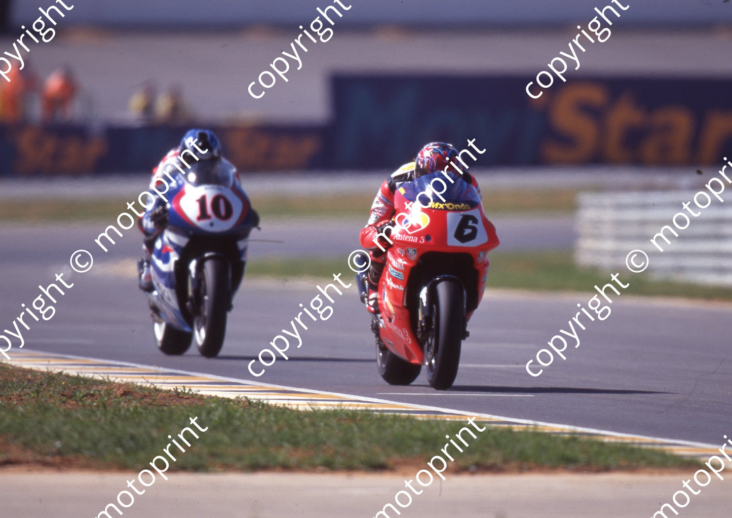 1999 Phakisa SA GP 500 6 Norick Abe Yamaha, 10 Kenny R0berts jnr Suzuki (Watling Photo)