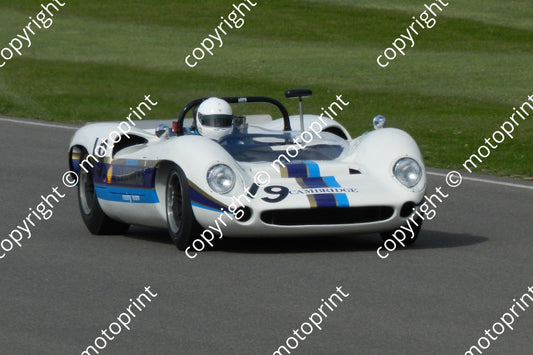 19 Gary Pearson Lola Chev T70 practice 2 (2)