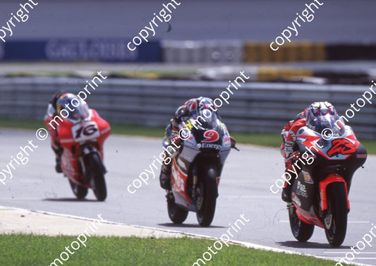 2000 Phakisa SA GP 125 23 Gino Borsoi Aprilia 9 16 Lucio Cecchinello HOnda 16 Simone Sanna Aprilia (Colin Watling Photographic) (24)