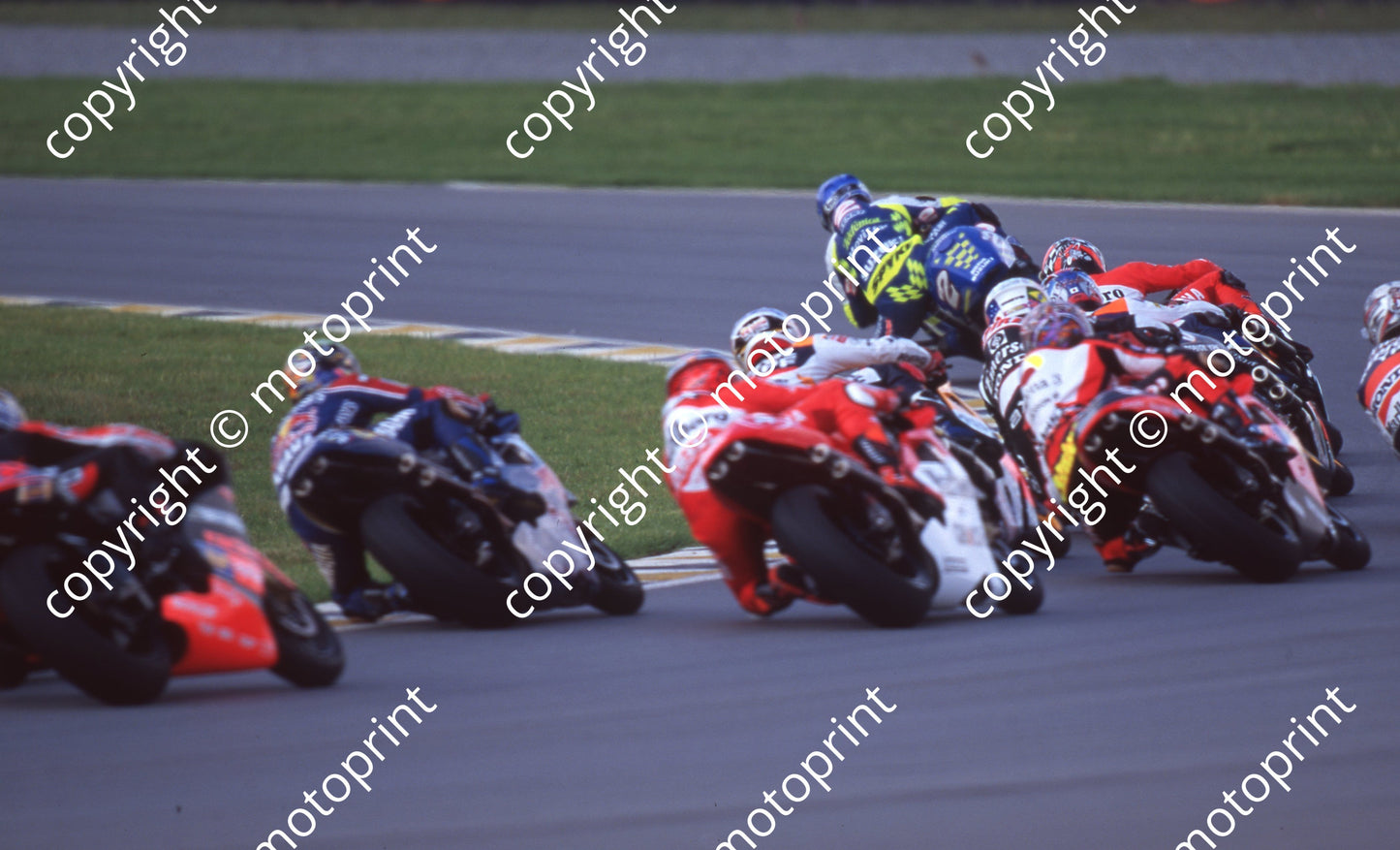 2000 Phakisa SA GP 500 2 Kenny Roberts Suzuki  7 Checa 10 Barros (Colin Watling Photographic) (4)