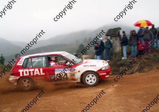 2000 VW Rally 34 Craig Trott Gerhard Bezuidenhout Toyota (Watling Photo) (1)