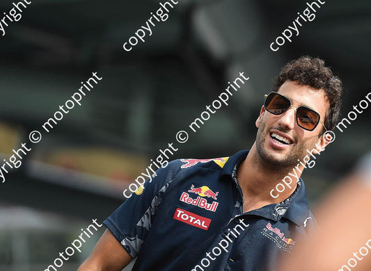 2016 3 Daniel Ricciardo Red Bull RB12 Italian GP (courtesy Paolo D'Alessio) (16)