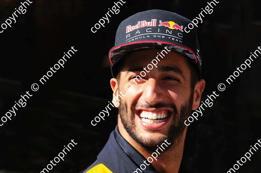 2017 GP Hungary 3 Daniel Ricciardo Red Bull RB13 (Courtesy Paolo D'Alessio) 1 (56)