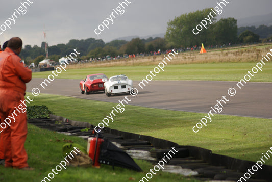 22 Brundle Hales Ferrari 250GTO, 3 Derek Hill Colasacco Maserati Type 151 sideways (26)