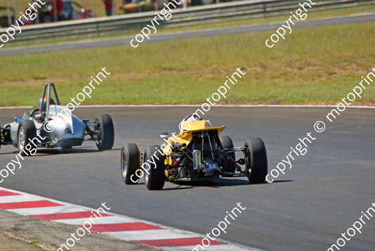 25 Patrick Dunseith Merlyn Mk25; 6 Eddie Perk LDS repl.  (1)