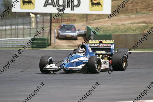 25 Thierry Boutsen Ligier JS37 05677 (courtesy Roger Swan) (35)