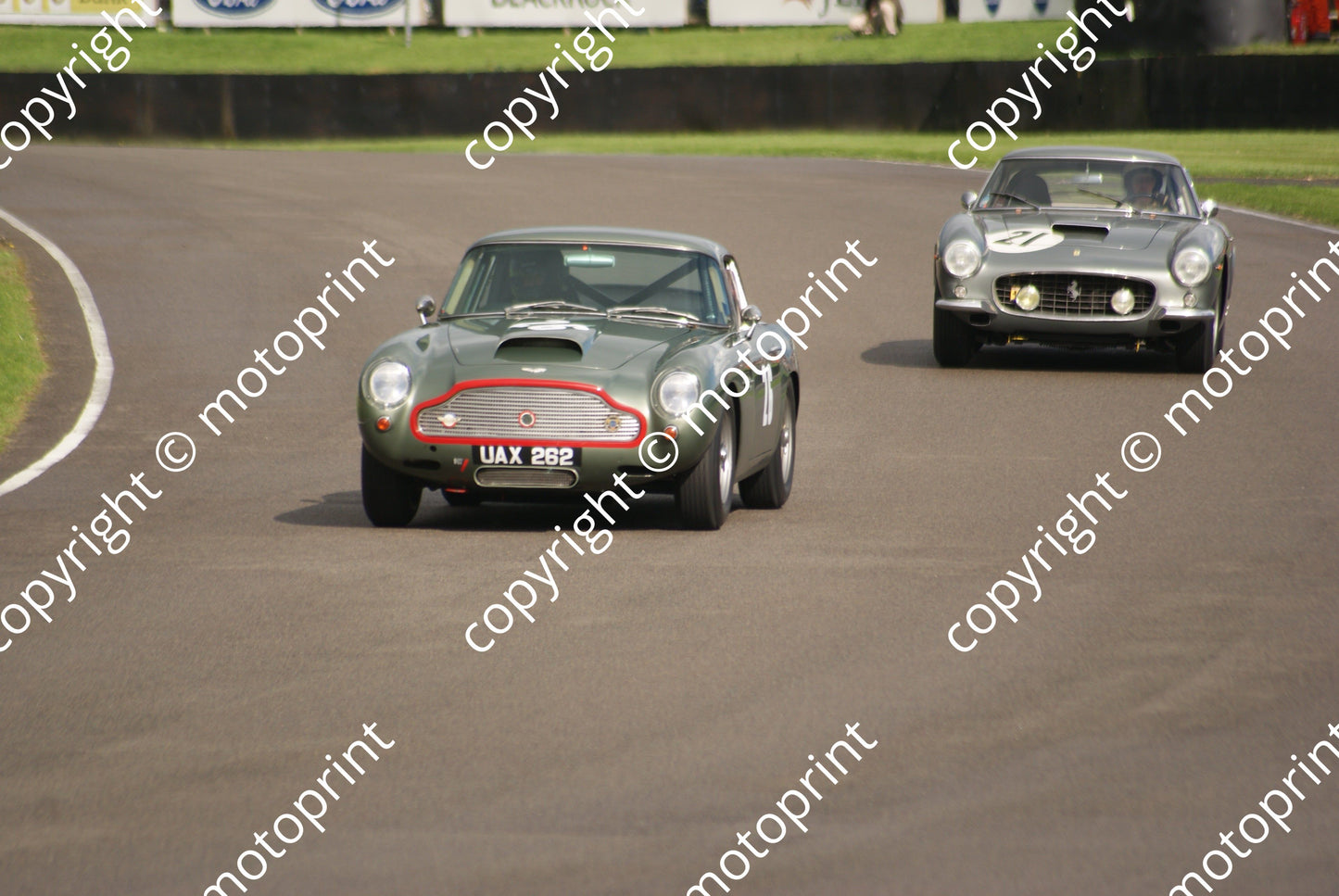 26 Tarek Mahmoud, Tiff Needell Aston DB4GT 21 Huni Vogele Ferrari 250 GT SWB (6)