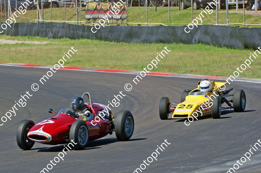 27 Mike Knight Cooper Maserati; 25 Patrick Dunseith Merlyn Mk25 (1)