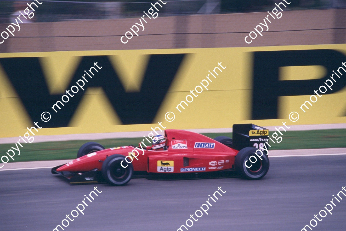 28 Ivan Capelli Ferrari F92A  05677 (courtesy Roger Swan) (4)