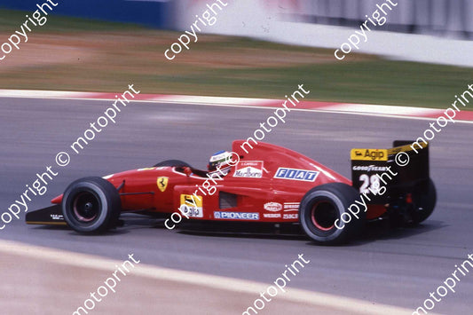 28 Ivan Capelli Ferrari F92A scanned 10x15 cm  (courtesy Roger Swan) (4)