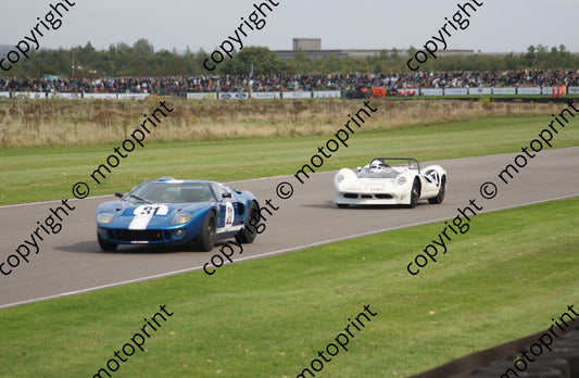 31 John Hugenholz GT40 17 Matthew Watts Lotus 30 race (21)