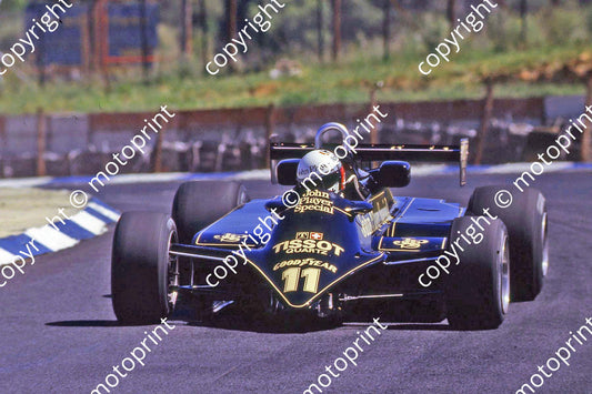 35379 1982 SA GP 11 Elio de Angelis Lotus 81 NOTE BENT WING (thanks Roger Swan) (4)