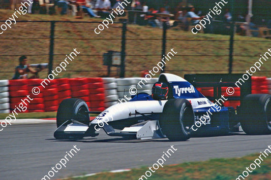 3 Olivier Grouillard Tyrrell 020B 07715 (courtesy Roger Swan) (6)