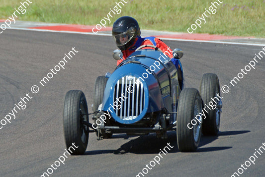 44 Roger Lewis MG Hedgehog (3)