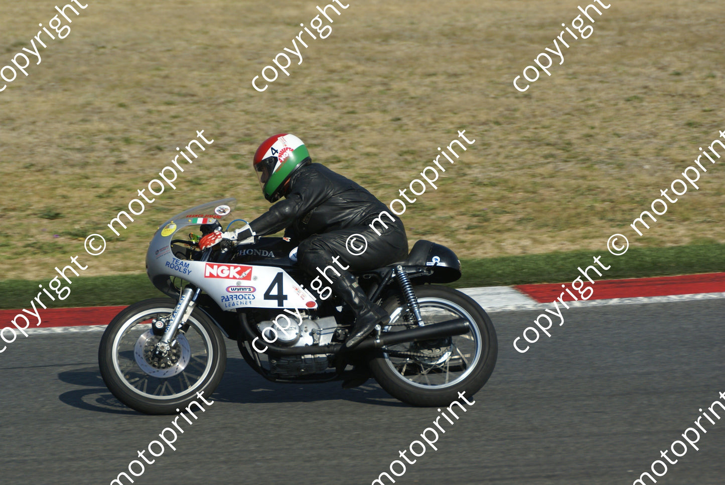 4 Simoni demo 29 Aug  DSC01464