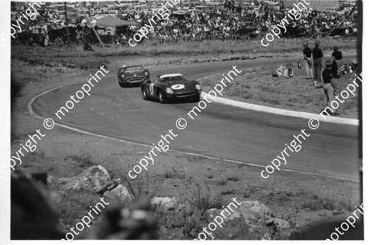 5 Jackie Epstein, Paul Hawkins Ferrari 250LM_ C Fergusson B Johnstone Maserati 200SI 001